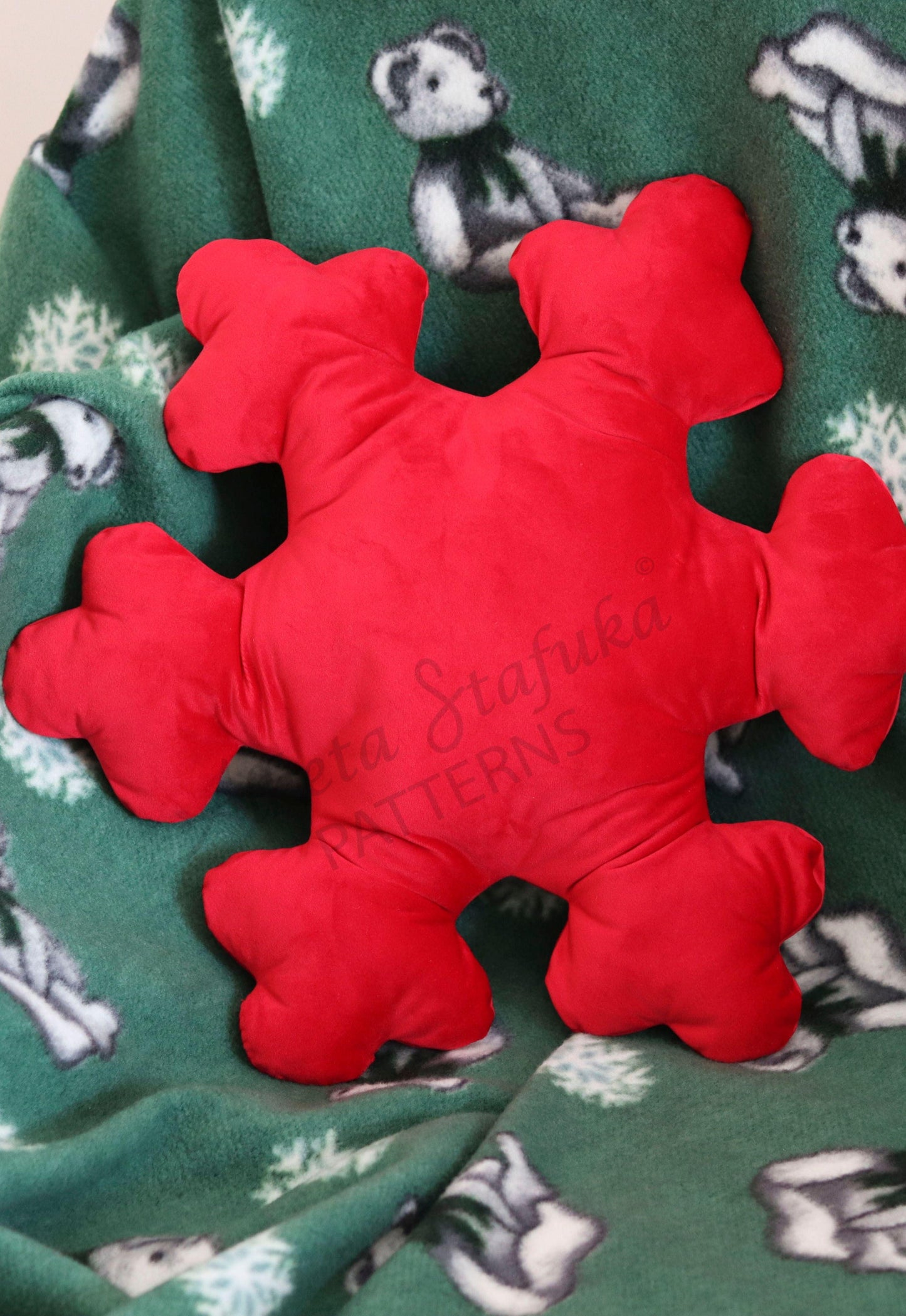 Snowflake Pillow Sewing Pattern 30 cm x 30 cm - AlketaStafukaPatterns