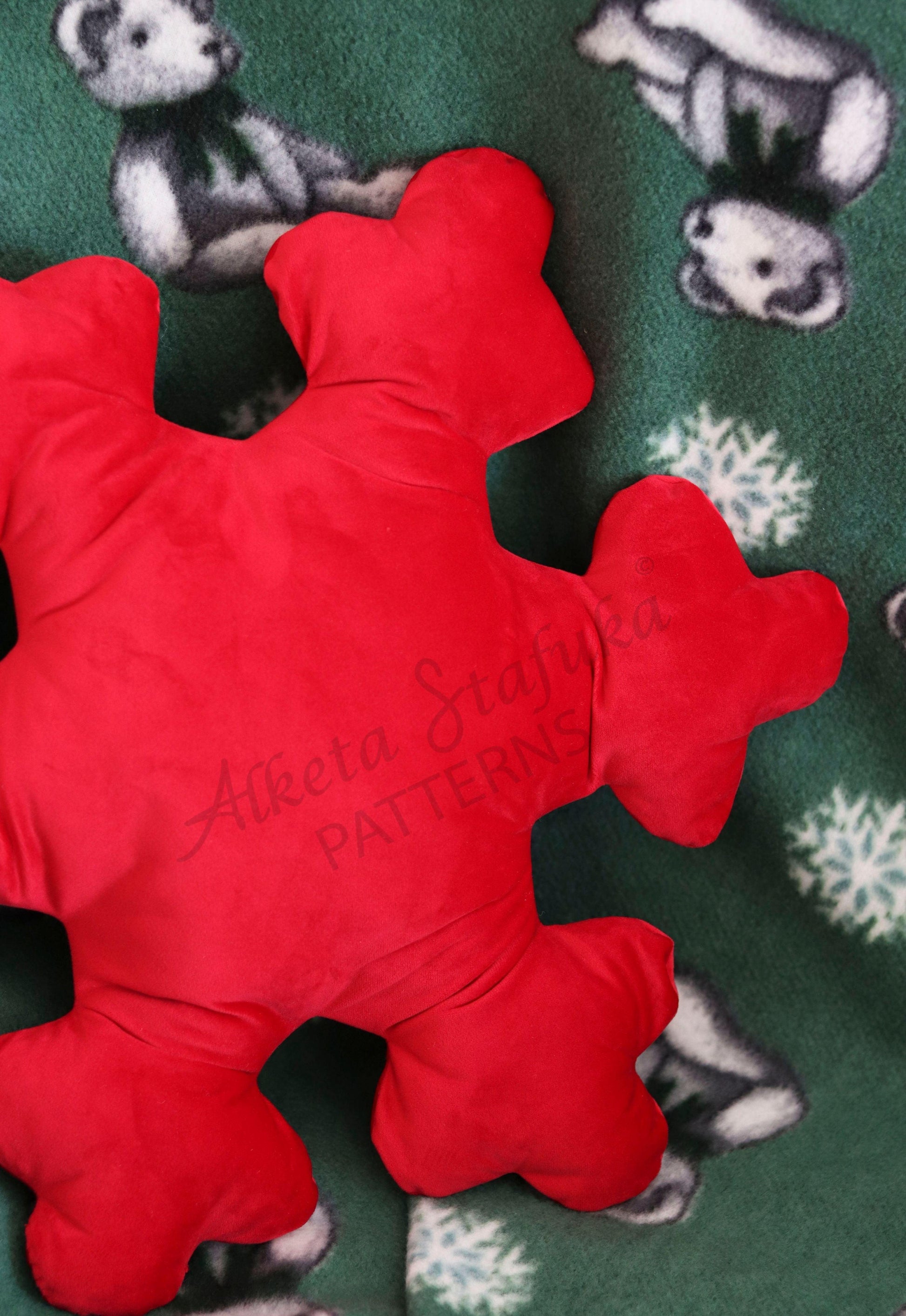 Snowflake Pillow Sewing Pattern 30 cm x 30 cm - AlketaStafukaPatterns